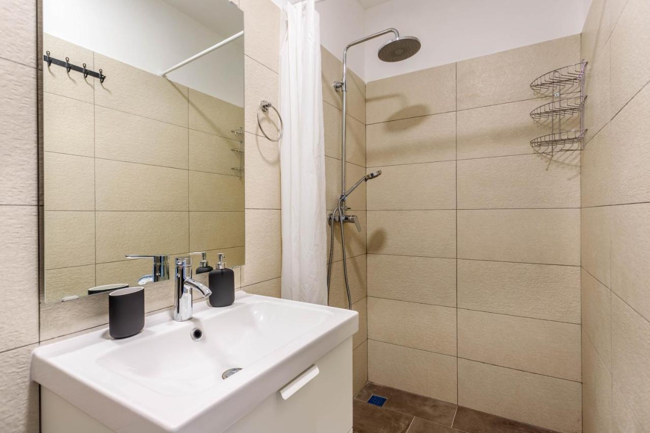 הוילה Casa Di Oliva-House With Heated Pool & Jacuzzi In Trilj, Croatia מראה חיצוני תמונה