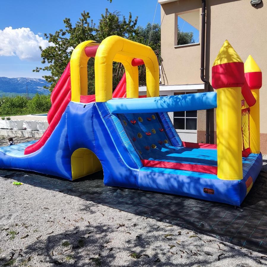 הוילה Casa Di Oliva-House With Heated Pool & Jacuzzi In Trilj, Croatia מראה חיצוני תמונה