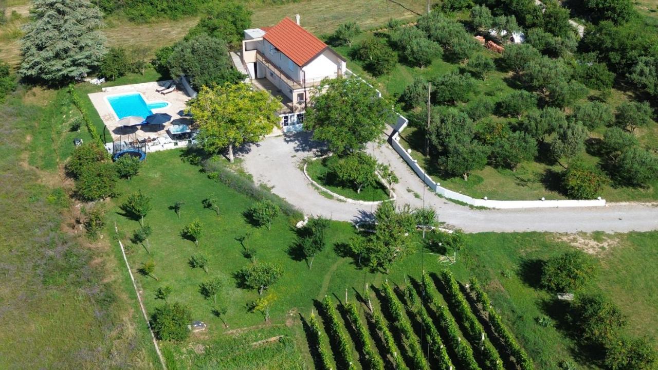 הוילה Casa Di Oliva-House With Heated Pool & Jacuzzi In Trilj, Croatia מראה חיצוני תמונה